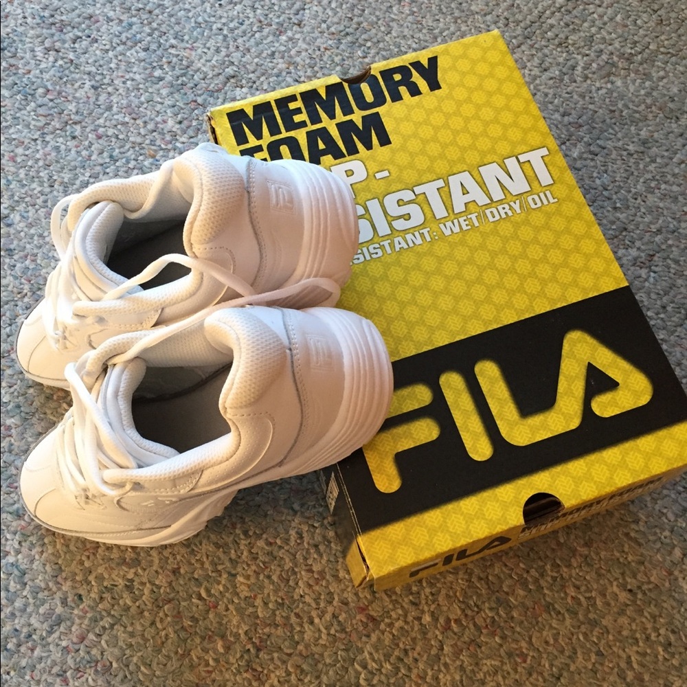 Fila Woman Memory Foam & Slip Resistant Shoe